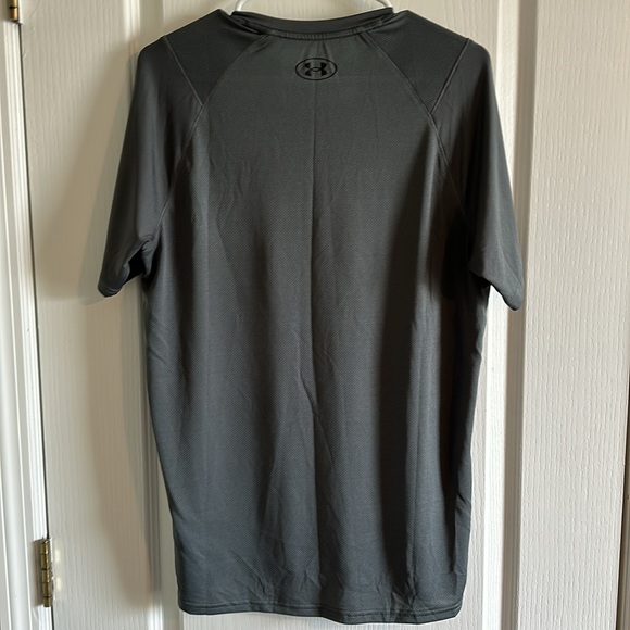 Men’s Small Under Armour Gray Short Sleeve Shirt - Picture 4 of 4